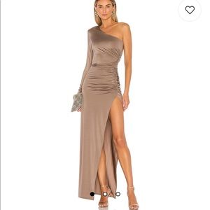 Like New Revolve Gilly Maxi Dress